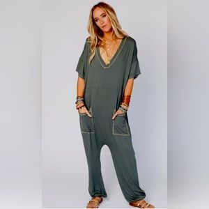 Three Bird Nest onesee. This is a size large and fits more like an XL.